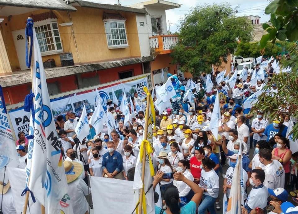 PacoGutierrezD1's tweet photo. ¡GRACIAS POR SU APOYO INCONDICIONAL DURANTE MÁS DE 50 DÍAS DE CAMPAÑA! 💙

Tuvimos un cierre de campaña exitoso, en el cual la gente me demostró que con su apoyo, ganaremos este domingo 6 de Junio! ✌🏼 https://t.co/NDRRLKgbtU