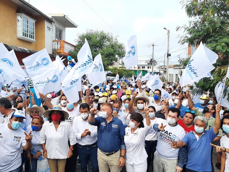 PacoGutierrezD1's tweet photo. ¡GRACIAS POR SU APOYO INCONDICIONAL DURANTE MÁS DE 50 DÍAS DE CAMPAÑA! 💙

Tuvimos un cierre de campaña exitoso, en el cual la gente me demostró que con su apoyo, ganaremos este domingo 6 de Junio! ✌🏼 https://t.co/NDRRLKgbtU