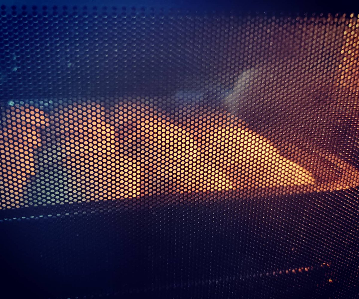 HALzzhang's tweet photo. 今日初めてパンを焼きました✨オーブンレンジの使い方が今一つ分からなかったけど、なんとかなりました🎵
遊びに来ていた子ども達に大人気で嬉しかった~❤️色々レパートリーも増やして行きたいなぁ🍀物作りは楽しい❤️
#HALのパン工房
#ちぎりパン
#パン作り
#HALSinger https://t.co/mVFp9sZXjj