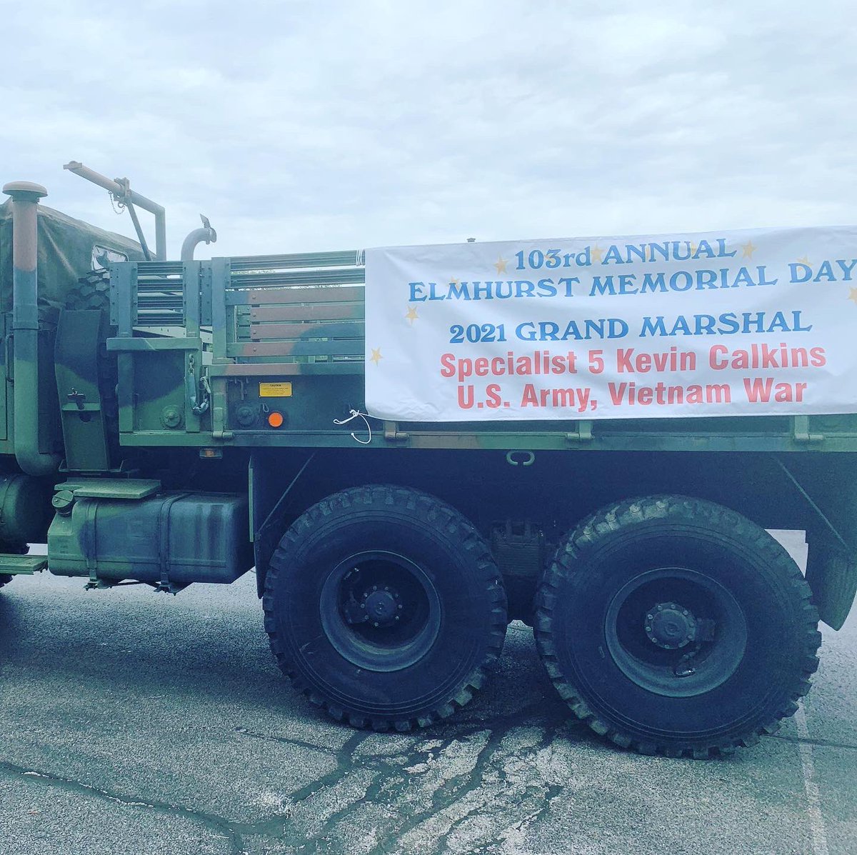 ElmhurstDPS's tweet photo. The parade is beginning... https://t.co/B4YWB5e5oK