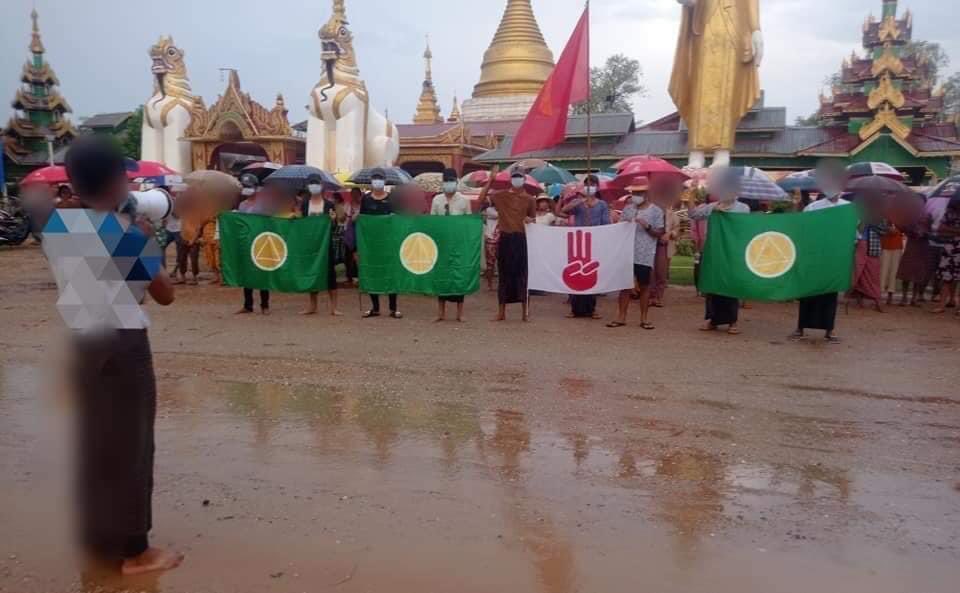 Local people in Myaing Township joined the strike this evening (May 31) in the rain to overthrow the military dictatorship.
 #WhatsHappeningInMyanmar
 #RejectMilitaryCoup
#May31Coup