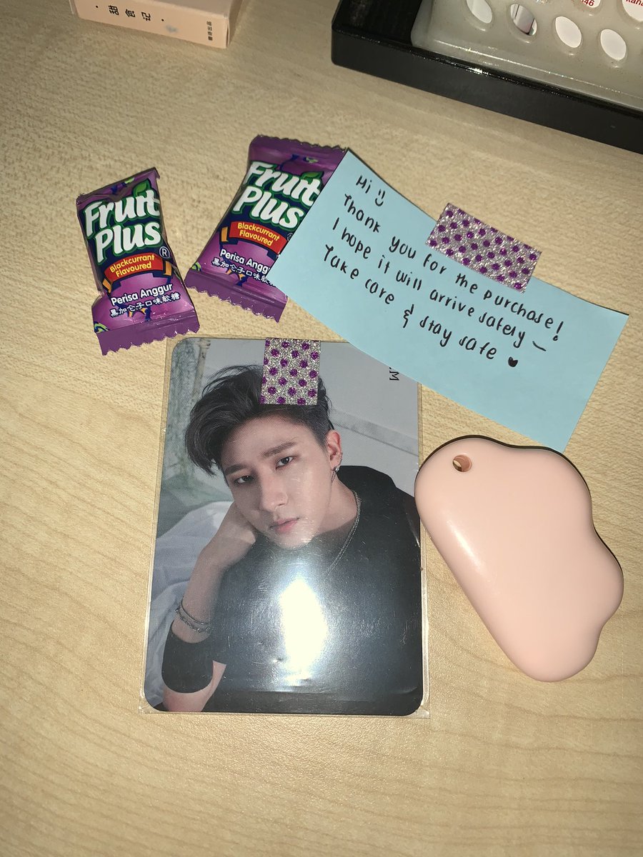 kihyooned's tweet photo. dapat free candyy!!! thank youu <333 @armorhero_sonic 💗💗 https://t.co/WrUffCBJVL