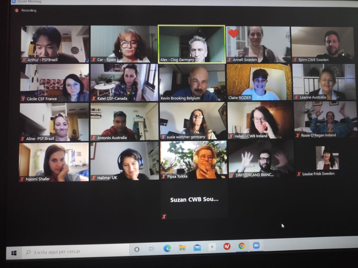 PallassosSenseFronteres tweet media