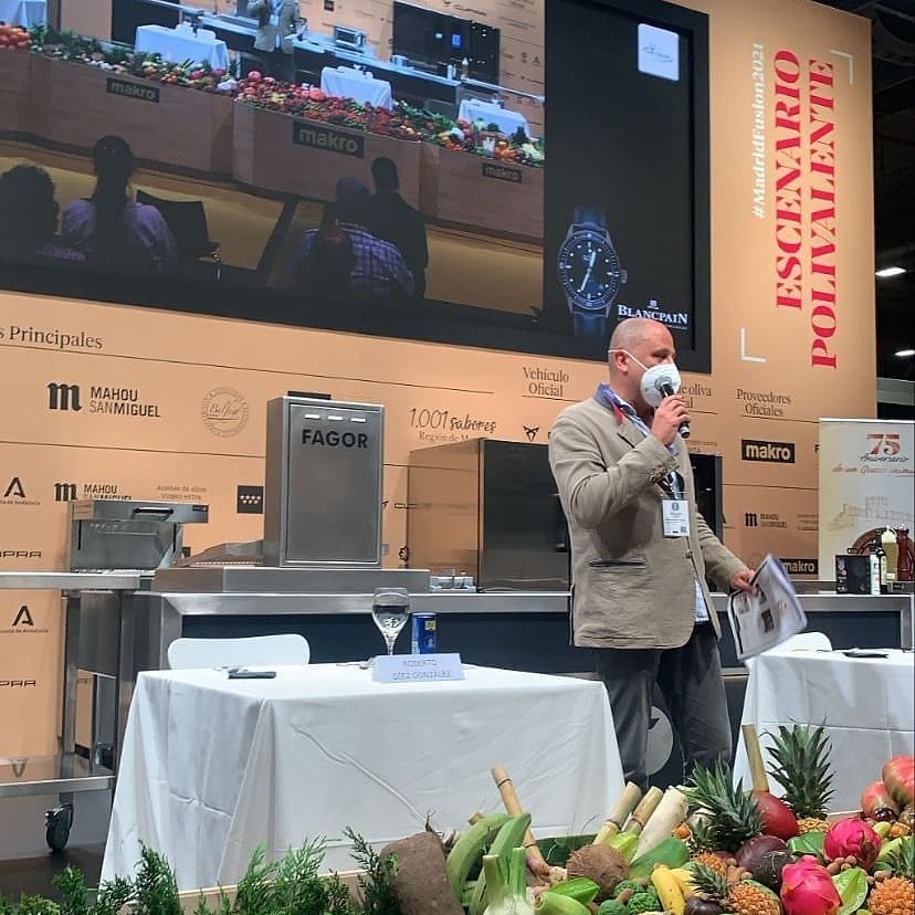 1 día de <a href="/madridfusion/">madrid fusion</a>, nuestro CEO <a href="/idelaplata/">Iván de la Plata</a> presentó el concurso Bocados con queso @cheflactalis.
Los miembros del jurado: <a href="/RamonFreixa/">Ramon Freixa</a>, @cristobal_munoz_chef, <a href="/clarapvillalon/">Clara P. Villalón</a>
Roberto Diez
Los ganadores:
🥇@aitor_ross
🥈@bernygenial
🥉David Díaz Fernandez
#madridfusion2021