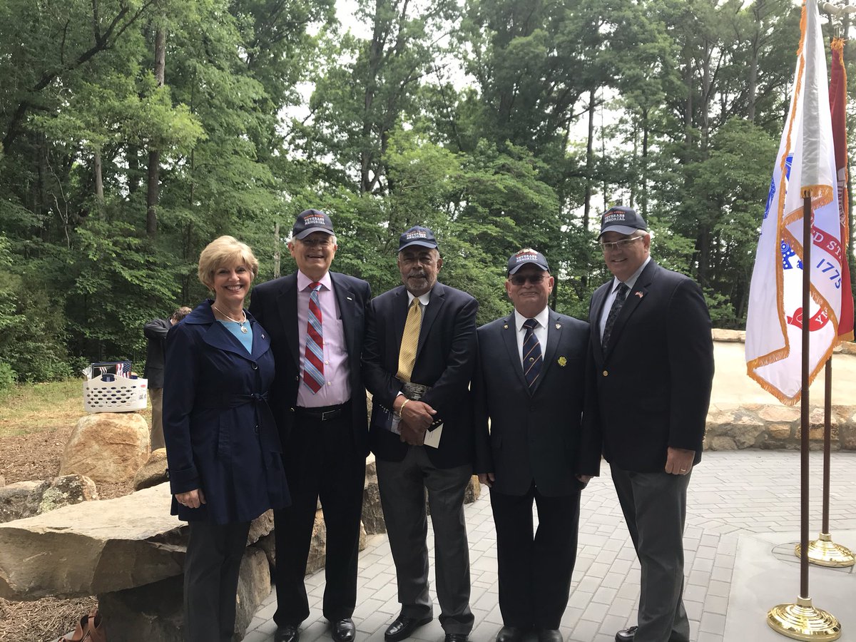 OCVetsMemorial's tweet photo. Thank you to the Orange County Veterans Memorial committee for this beautiful memorial site in Chapel Hill. @OCNCGOV @chapelhillgov @CarrboroTownGov @HillsboroughGov https://t.co/vR2vG3eUDM