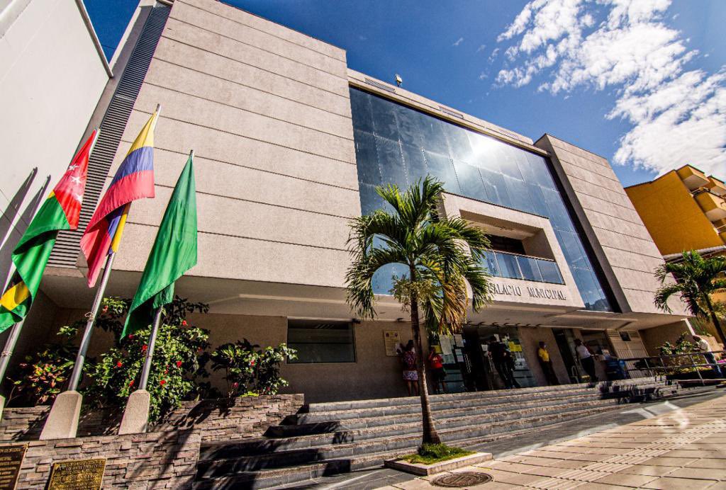MiguelMorenoSu's tweet photo. Hoy la @Alcaldiafblanca logró el primer lugar en Santander, en calificación del Índice de Desempeño Institucional, ubicándose en el Top 10 del DAFP entre 1102 alcaldías del país. https://t.co/3Zu7P5rR6b