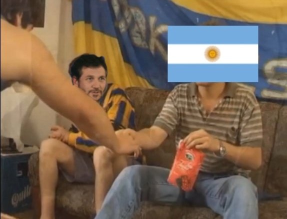 Okupas_OOC's tweet photo. - No es  america esa copinha?
- Sí 
- A ver bancamela. Ta buena, bien pillinha https://t.co/wDN5Um3Lan