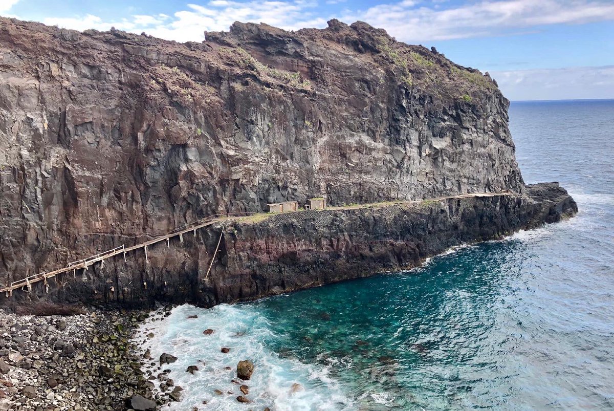 annafrosty's tweet image. MADEIRA ADVENTURE🌺 
with @skyrunmadeira and @AdventuresRun 

🌺October 10-16th 2021

Join us in Madeira, running, cuisine, flowers, sweet wine, relaxing and stretching with yoga, canyoning, surfing and exploring 

trailrunadventures.com/madeira