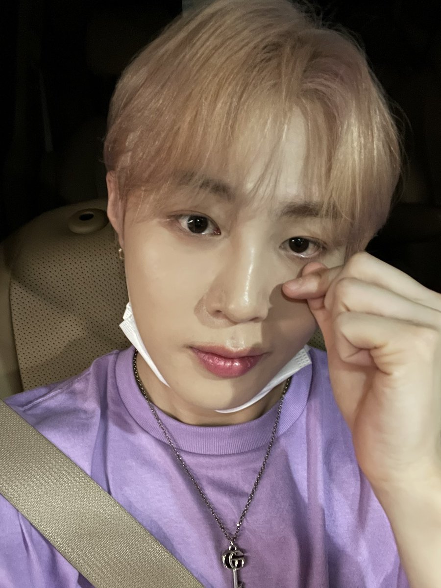 감사합니다 하늘❤️
우리 모두 또 즐겁고 행복하게 웃을 날들이 있을 거예요
항상 곁에서 따듯하게 응원해 줘서 감사합니다
#하성운 #하늘 #심야아이돌 #일카