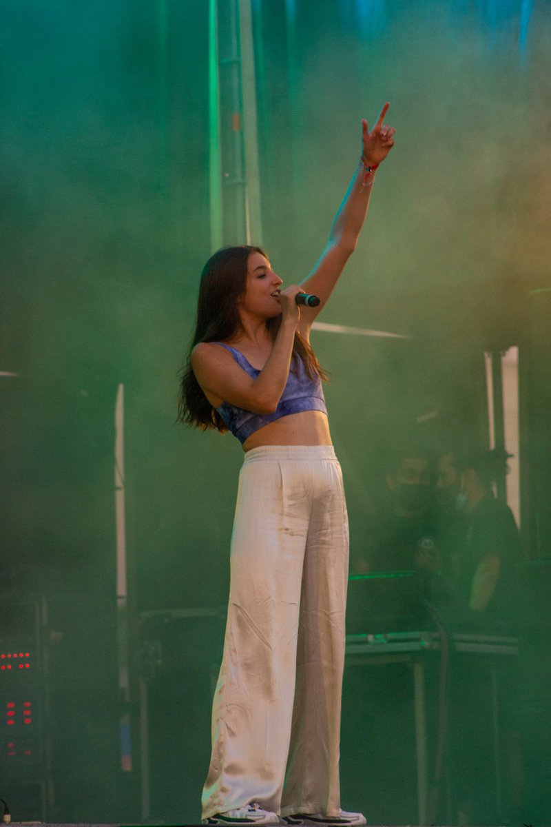 aleedealejandra's tweet photo. Hola chicos, ayer hice fotitos en el concierto de @Delaportemusic. Si podeis compartir os lo agradeceria mucho. 
Y si quereis ver mas fotos como estas, mi instagram es ah.prods.
Gracias 📸💕🔥 https://t.co/iHi6lYoCCS