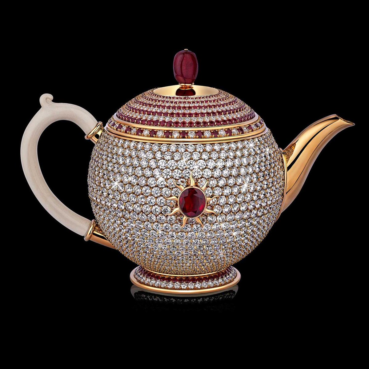 RebeccasTeaCozy's tweet photo. #FunFact: The Egoist is the most expensive #teapot in the world, according to the #GuinnessBookofWorldRecords. It was designed by Mr Sethia and made by a Milan jeweler. It's made of 1,658 diamonds, 386 rubies , and a ruby bead on top. Beautiful!

#tea #ilovetea #diamonds #tearoom https://t.co/a7qSmC41VG