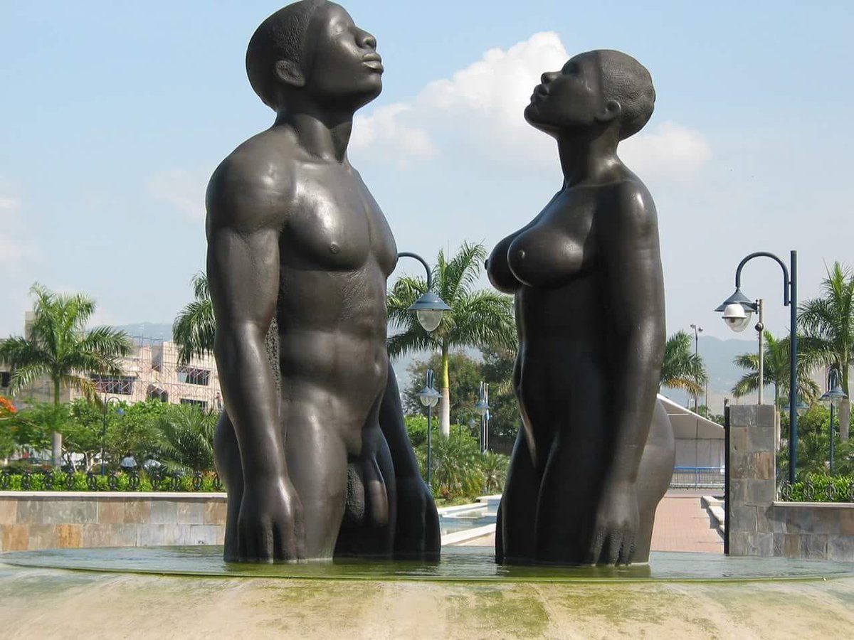 Happy birthday to sculptor Laura Facey Cooper, creator of the famous Redemption Song Monument in #EmancipationPark!

#arteventsja #jamaicanart #jamaicanartist