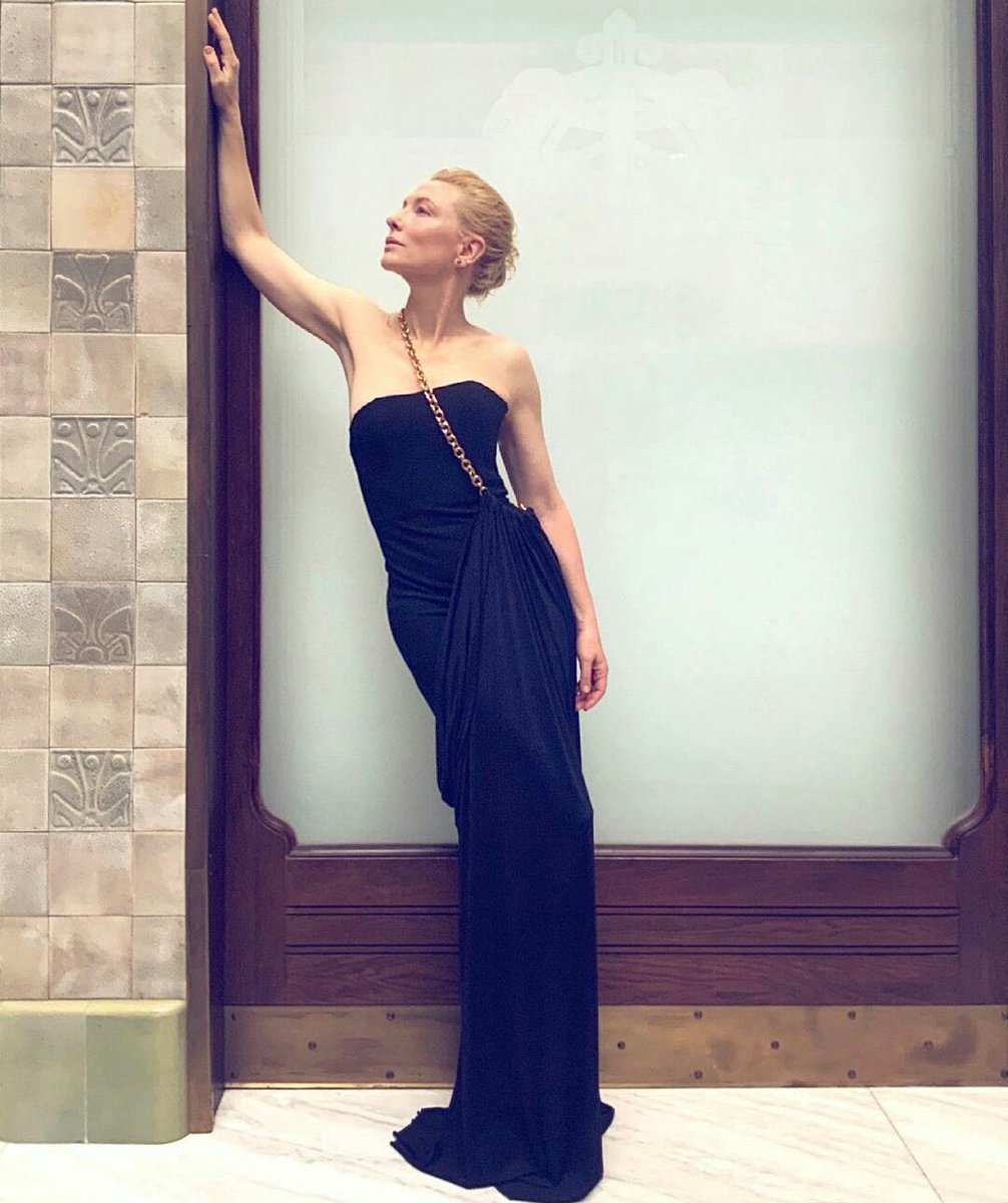 blanchettposts's tweet image. Cate Blanchett photographed by Morag Ross