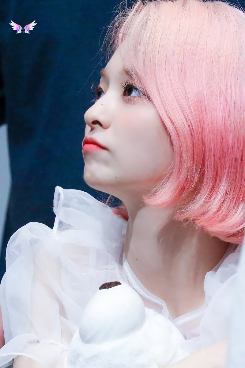 DearMyAngel0601's tweet photo. 210601

🎉🐥나꼬아 생일 축하해🐥🎉

#HAPPY_NAGYUNG_DAY 
#6월_첫시작은_나경이와_함께

#프로미스나인  #FROMIS_9 
#이나경  #나경 #LeeNaGyung
#ナギョン https://t.co/DlGOW3ekQh