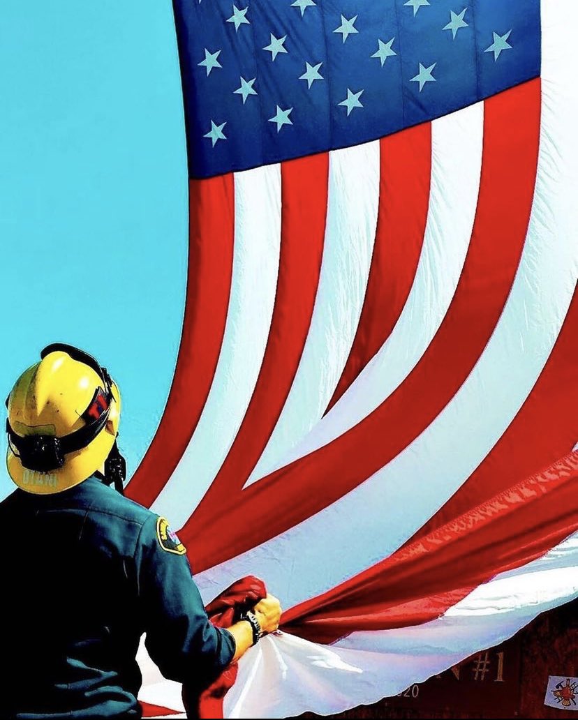 Honoring and celebrating our fallen heroes this Memorial Day. Enjoy your day on Main Street. #MemorialDayWeekend #MainStreetSM 🌳🇺🇸