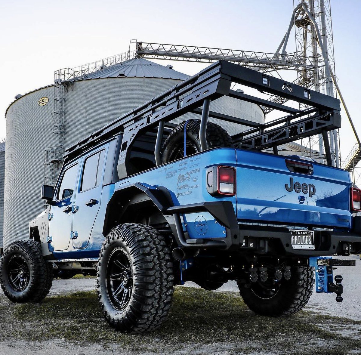 Hornblasters tweet media