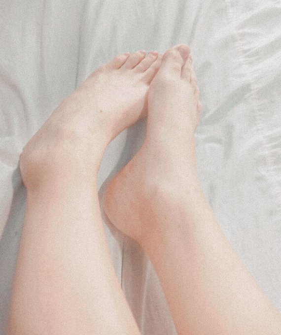 Mmmmm para chuparlos ?
???

#kawaii #cutefeetmodel #cute #feetpics #feetmodel #feetlover #feetselfie