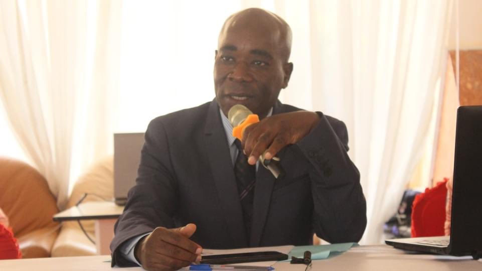 dce_sn's tweet photo. La DCE qui assure la coordination et l'application a été représentée par son directeur adjoint, Fallou Mbow FALL qui assuré la formation en  expliquant le processus des règles d'origine dans le cadre de cette nouvelle donne du marché africain. #Senegal #commerce #Zlecaf https://t.co/DtBADd5rcR