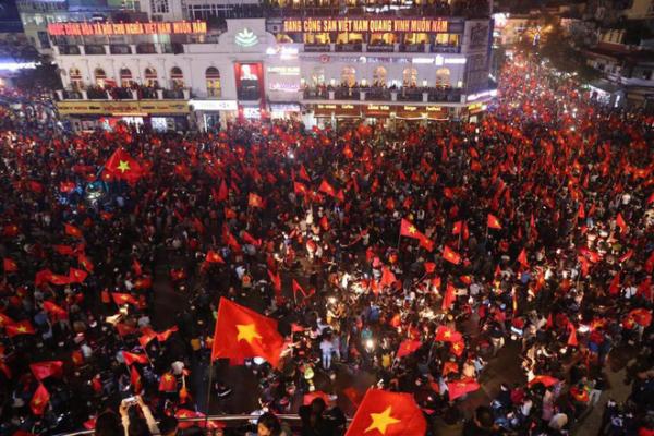 Dio38298055's tweet photo. #LiuYusfansgetoutofVietNam
#HoangSaTruongSa_belongtoVietNam 
#VietNamquyetthangdaidich 
With U23 Vietnam
My Vietnam https://t.co/TZVFjNk32N