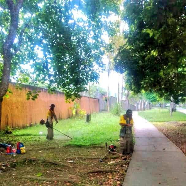 eliasayegh's tweet photo. Comenzamos la semana desplegados en diversos sectores de nuestro municipio realizando el mantenimiento y la recuperación integral de nuestras vías. #SeguimosTrabajando https://t.co/3PPJx65sHY