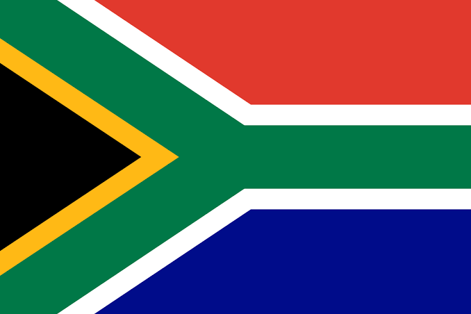 Osvaldocar12's tweet photo. in south Africa, it's quite common to see this flag waving around. That's because this is the country's flag. https://t.co/jABlrSlzpK