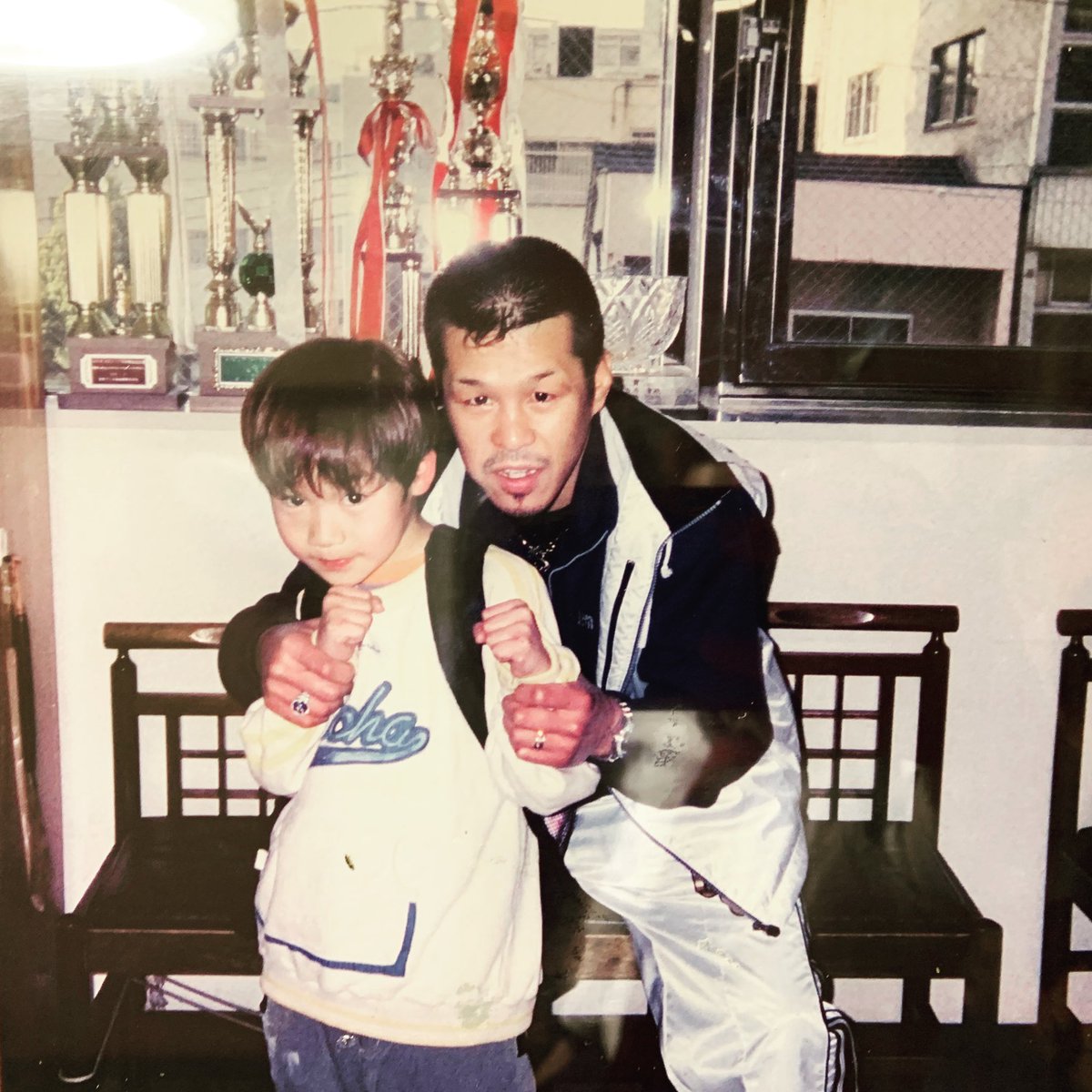 池水達也 俺にとってボクシングとは ボクシング 辰吉丈一郎 辰吉家がいないと今の俺はない 第2の家族であり 一番のファンであり 俺の原点 特に母ちゃんが現役時代も今も支えてくれてる 後々youtubeで全て話す