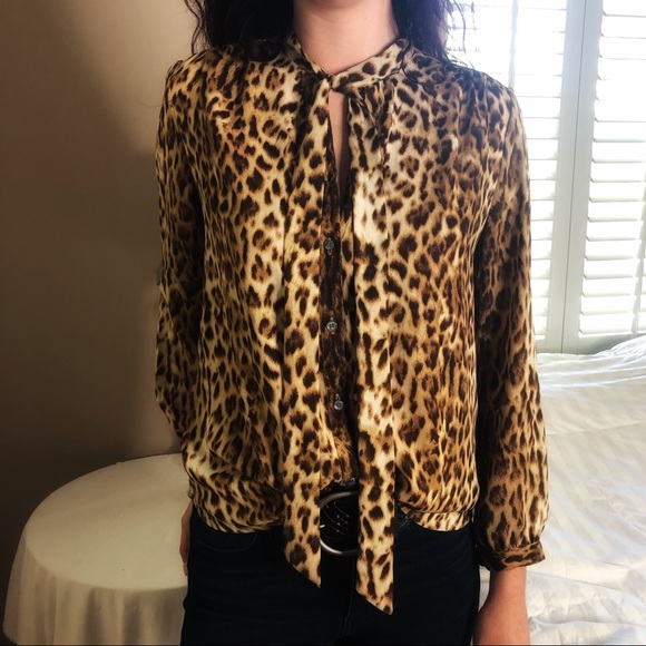 SarahLouisas's tweet photo. So good I had to share! Check out all the items I'm loving on @Poshmarkapp #poshmark #fashion #style #shopmycloset #nike #jcrew #hudsonjeans: https://t.co/Ythk3GOc9o https://t.co/1sNV7uT625
