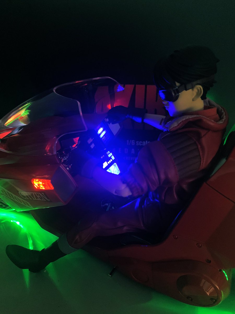 金田ァァァ！」 「さんをつけろよデコ助野郎ォ！」 金田のバイク