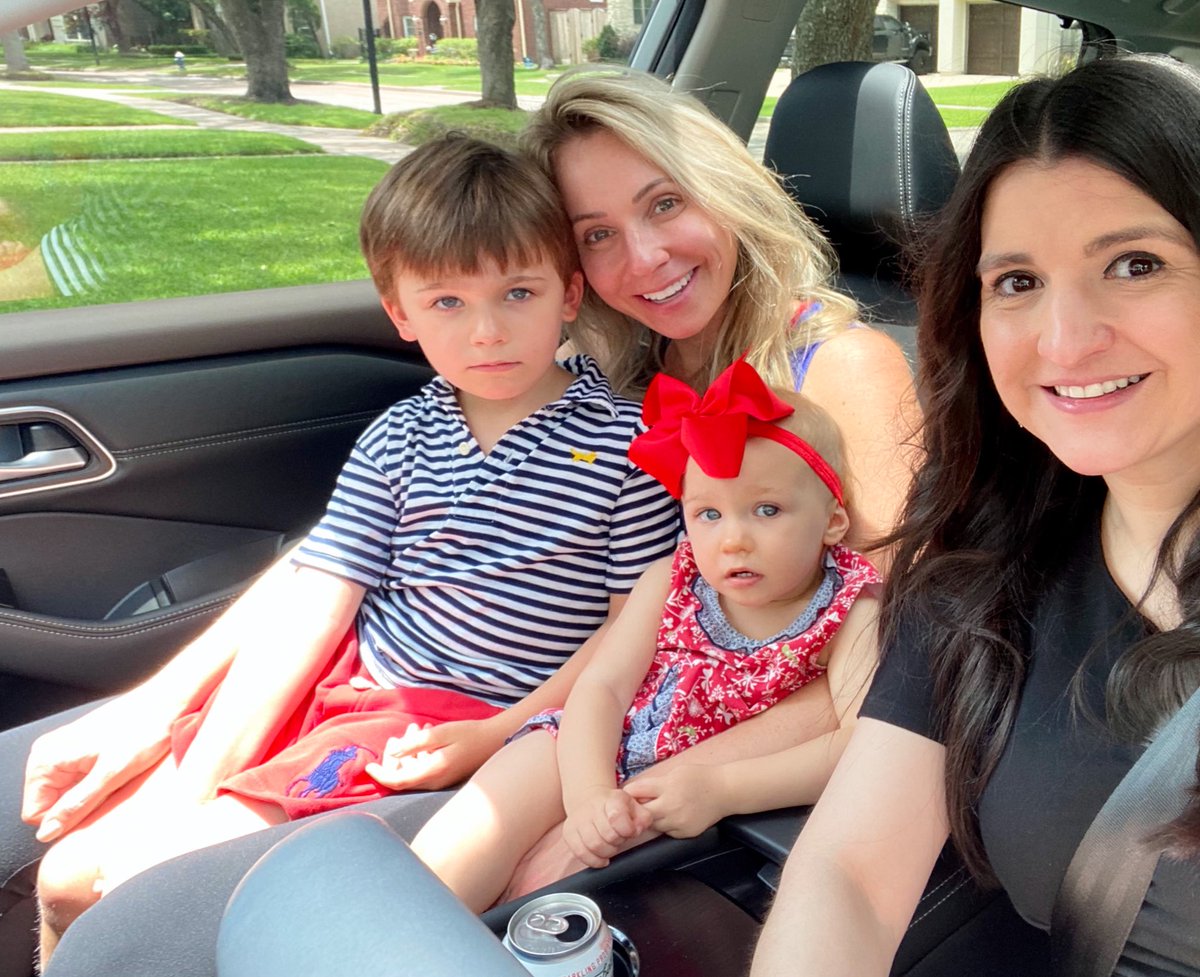 thetexaserin's tweet photo. RTO begins this week @CBSAustin. But first, filled up my cup w/ @chitakhou and the little ones. 🚙🇺🇸🥰

#AuntieLife #MDW #FriendsReunion #HOUCrew https://t.co/BQroYSFQvn