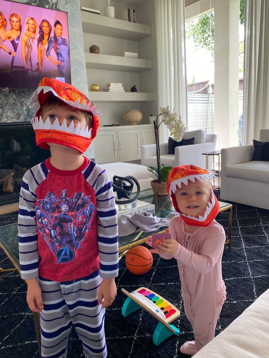 thetexaserin's tweet photo. RTO begins this week @CBSAustin. But first, filled up my cup w/ @chitakhou and the little ones. 🚙🇺🇸🥰

#AuntieLife #MDW #FriendsReunion #HOUCrew https://t.co/BQroYSFQvn