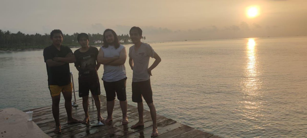 pitit_fals's tweet photo. Senja di pantai ciputih ujung kulon https://t.co/fnooxHHS6J