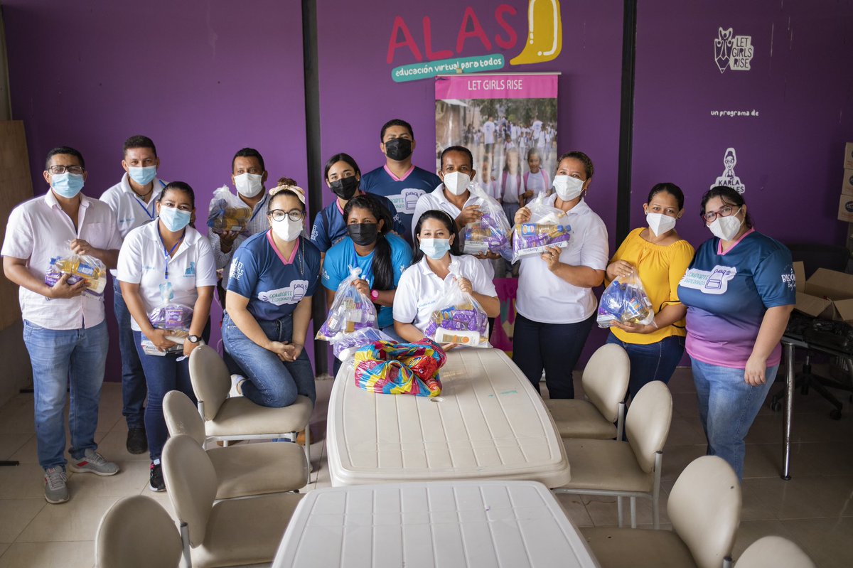 Este fin de semana visitamos la comunidad de Palenque y entregamos kits de alimentos y limpieza para los moradores de alto Palenque en conjunto con el comité del sector #KahreOrg #ElPoderDeAyudar