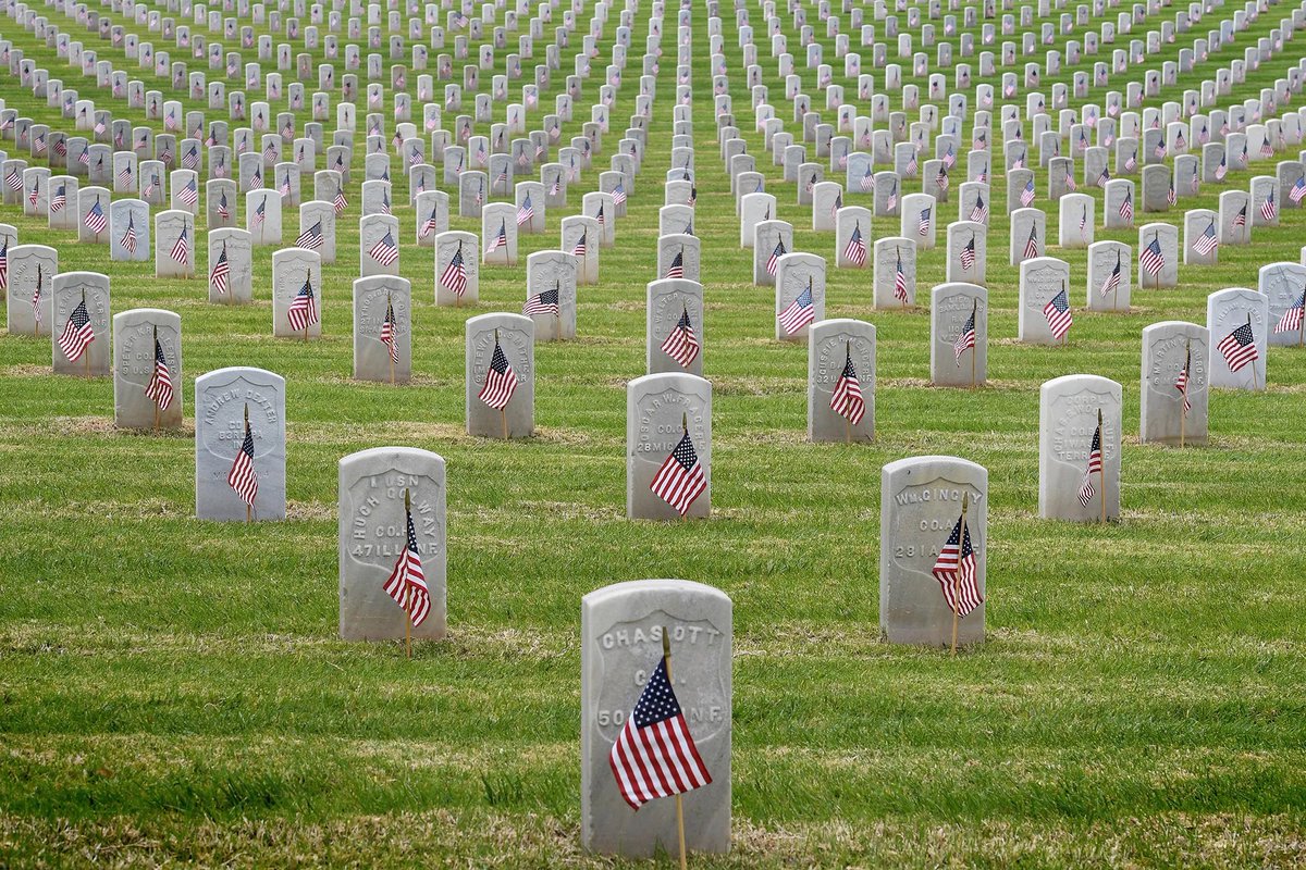 DCGrandLodge's tweet photo. Today we remember and honor all those who gave the ultimate sacrifice in defense of our nation and freedoms. DC Freemasons throughout our history have served with distinction since the American Revolutionary War. #Freemasonry https://t.co/QoY4eyUrr5