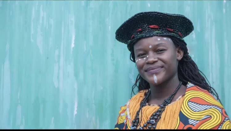 Elizabeth White tweet media