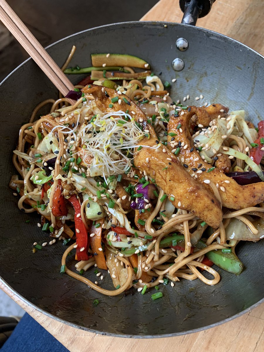 Lunes en <a href="/LoboLopezTapas/">Lobo López</a> 📍