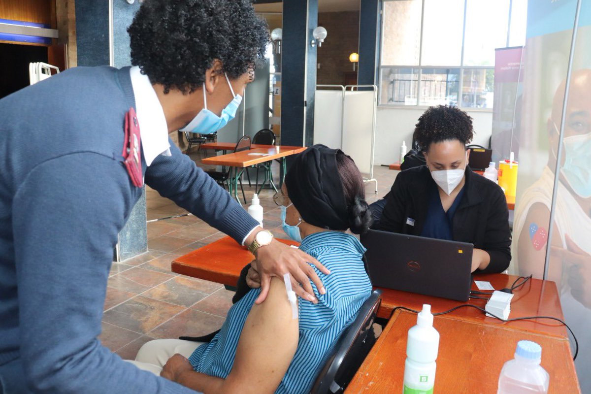 alanwinde's tweet photo. Breede Valley kicked off their vaccinations in Worcester Town Hall today. Thank you to our vaccination teams for assisting our senior citizens. #LetsDoThis https://t.co/H5Pxo16KTC