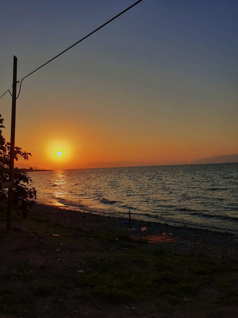 Esmannur_'s tweet photo. @artsunsett #sunset #manzara https://t.co/zjLWojXWTy