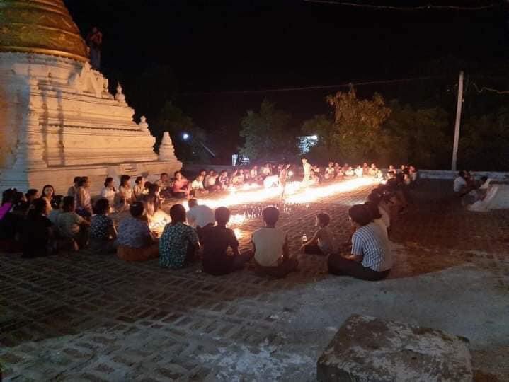 klatpri's tweet photo. A night prayer service was held in #Palei village #Shwebo township tonight. Protesters prayed for the immediate end of military dictatorship, release of detainees and immediate peace of Myanmar. #WhatsHappeningInMyanmar #May31Coup #MilkTeaAlliance https://t.co/hFQGs48fkL