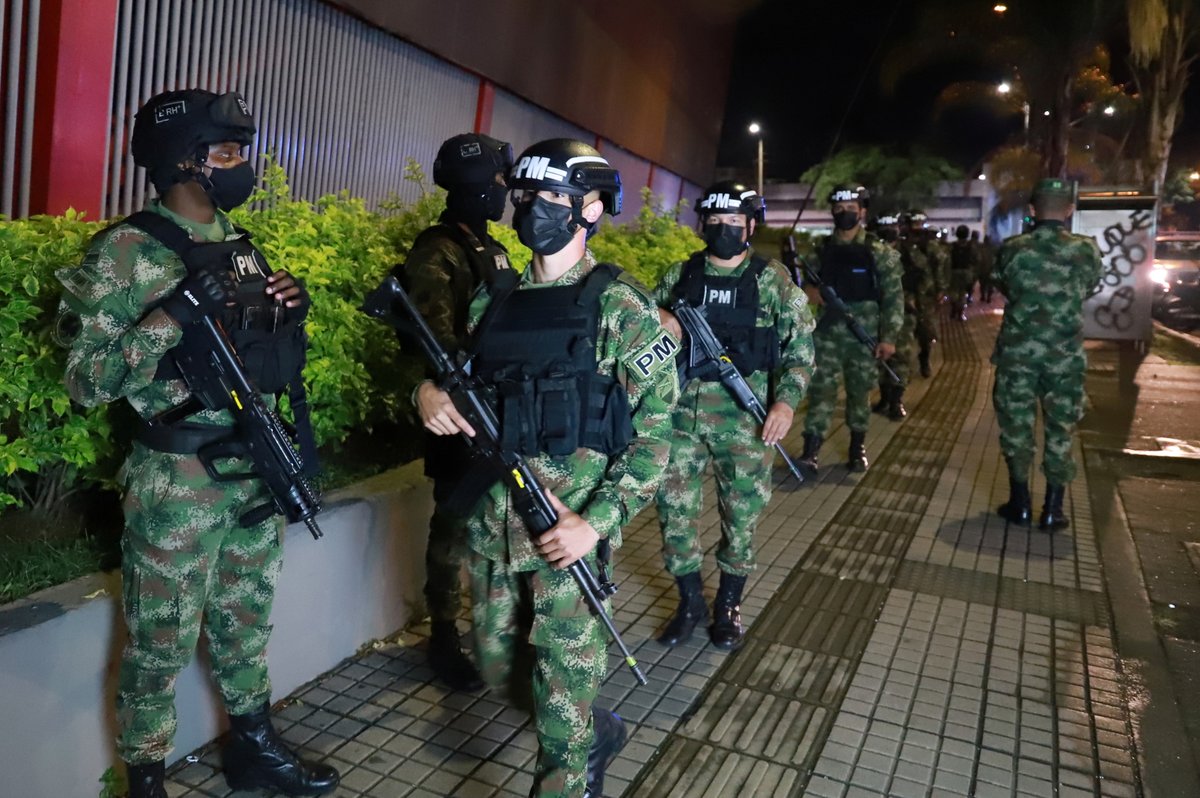 At least 13 people in Cali, Colombia were killed on Friday, with armed civilians and off-duty police reportedly firing at protesters and journalists.

Civilians reportedly shot at protesters as police watched.

At least 63 people have been killed at protests, says @HRW.
