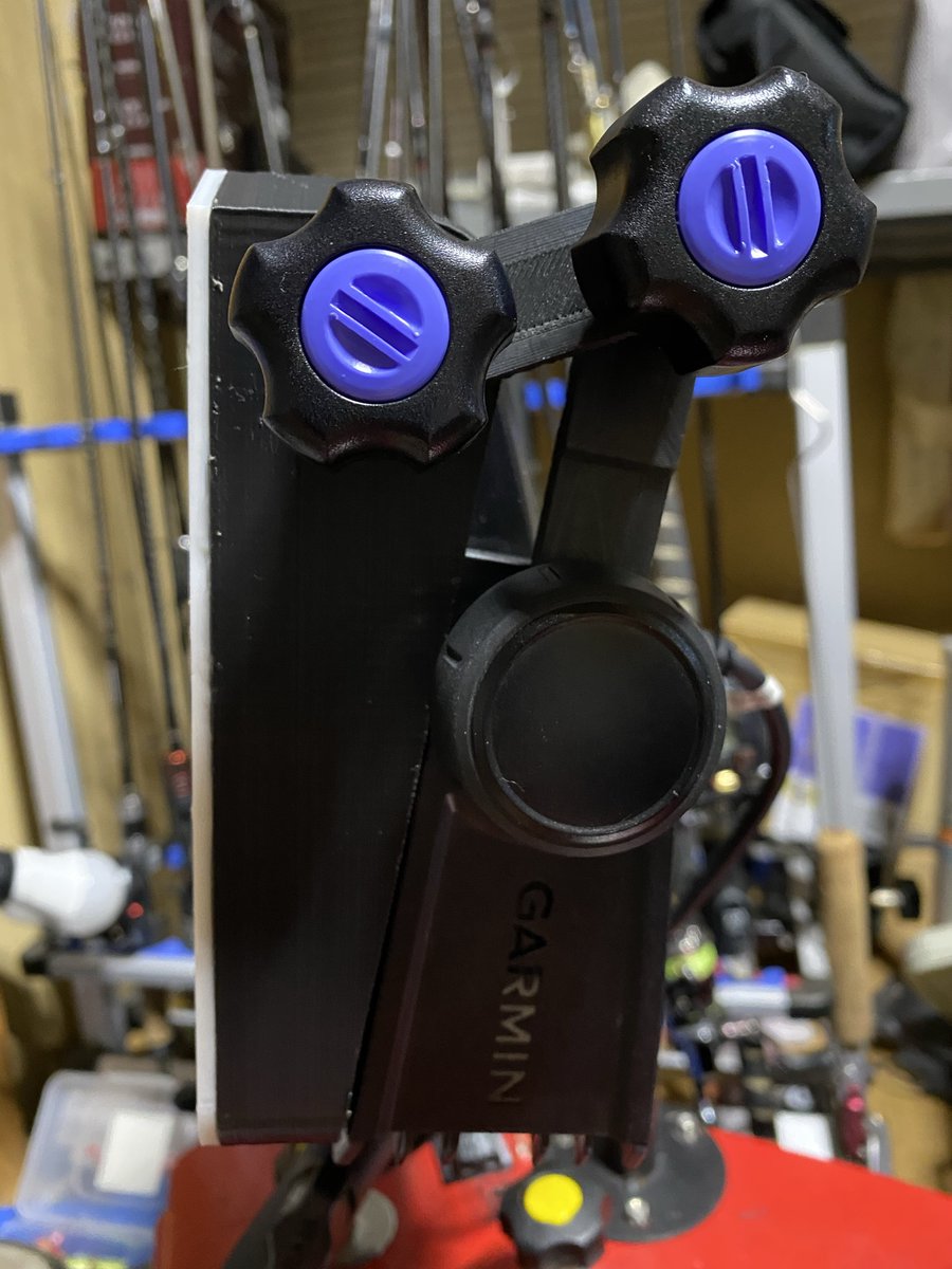 Harmonia_tw's tweet image. 魚探のサンシェードカバーVer.Ⅱできた
前作より本体や架台との整合をちゃんと設計したので出来は満足(^^)
#GARMIN　#echomap