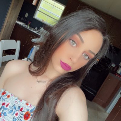 caitluvv's tweet photo. #NewProfilePic https://t.co/x5e8mWE2EJ