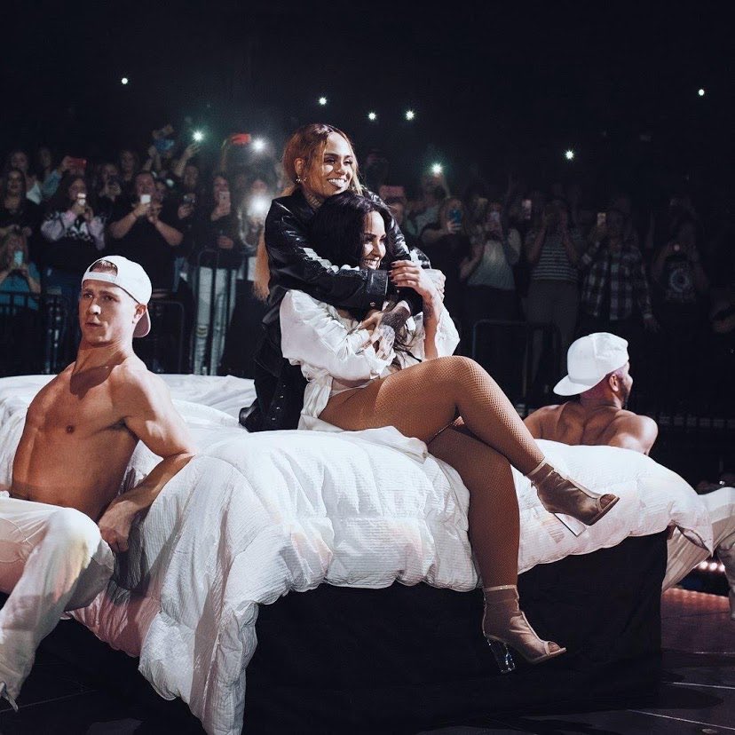 isparklelovato's tweet image. a moment in history