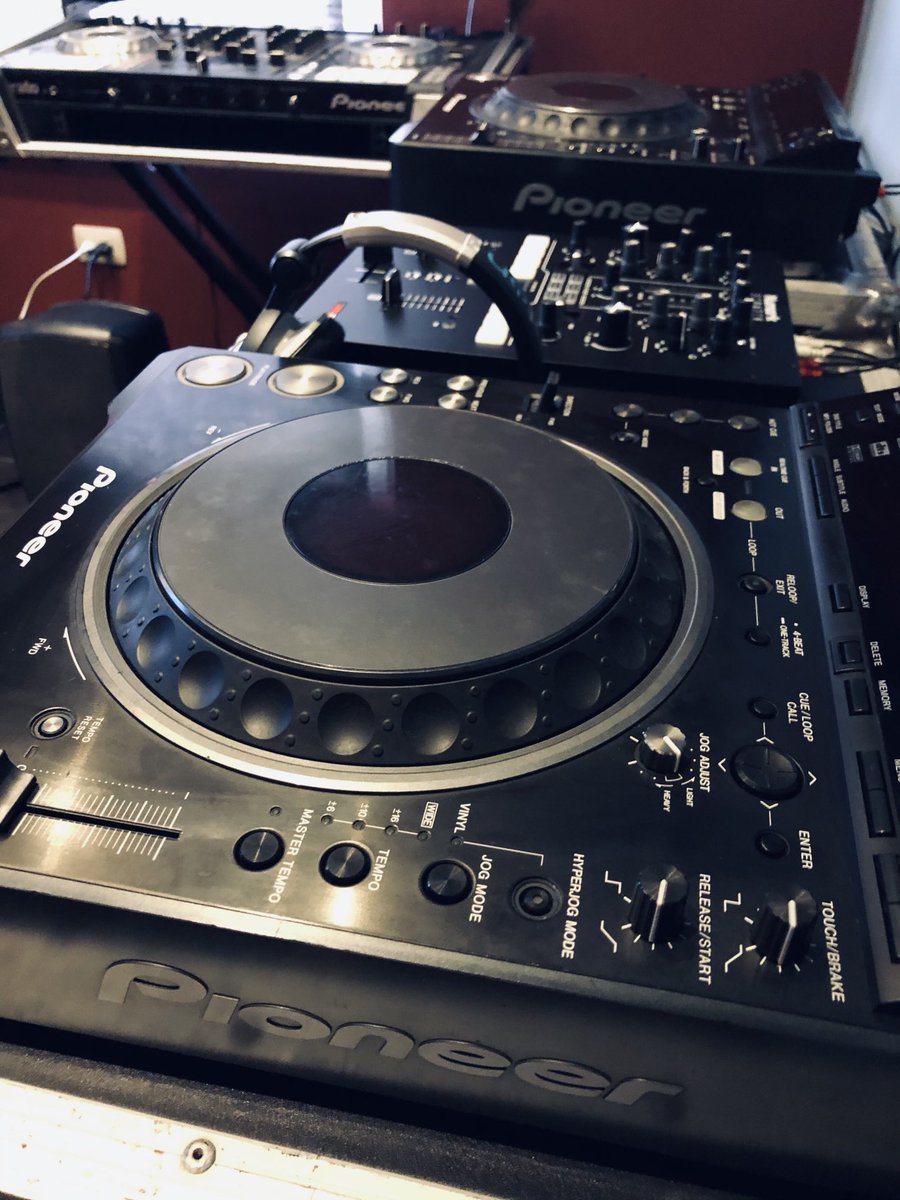 theislandgroove's tweet photo. It’s the Monday Vibes in the Studio
#recordingstudio #djset #livemix #mondayvibes #studiotime #puntacana #djlive #producer #housemusic #chillhouse #neosoul #randb #dancemusic #blessmonday https://t.co/BWe1FaTrgA
