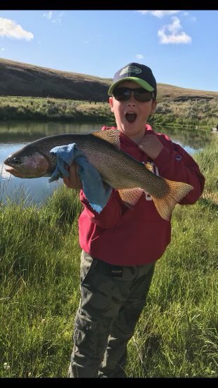 RobGalyen's tweet image. Had so much fun yesterday, we brought it home with us!

#IHateTicks
#BigFish #FirstSalmon