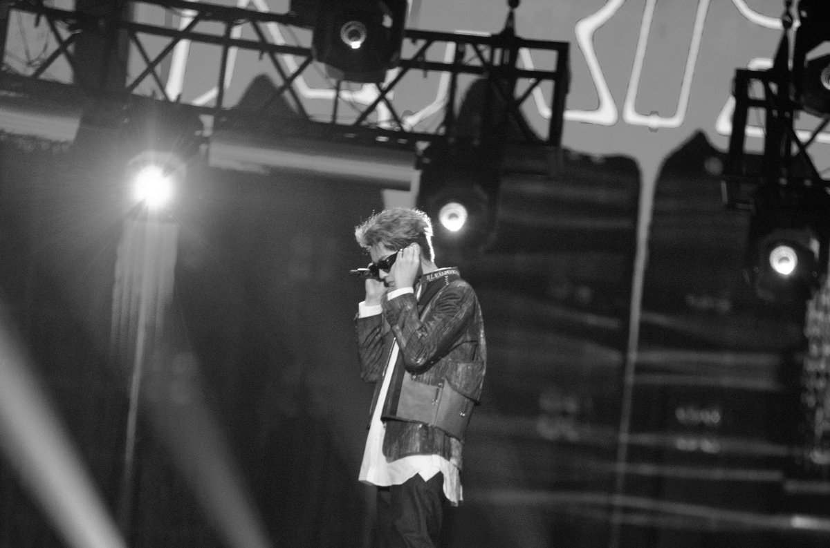 KrisBar_WuYiFan's tweet photo. 210531 Kris Wu Studio Weibo Update (3/3)

Together with @KrisWu and #20XXCLUB to pursue love cheerfully and soar freely!

#KrisWu #WuYiFan #KrisWu20XXSoar https://t.co/uW3KC739fe