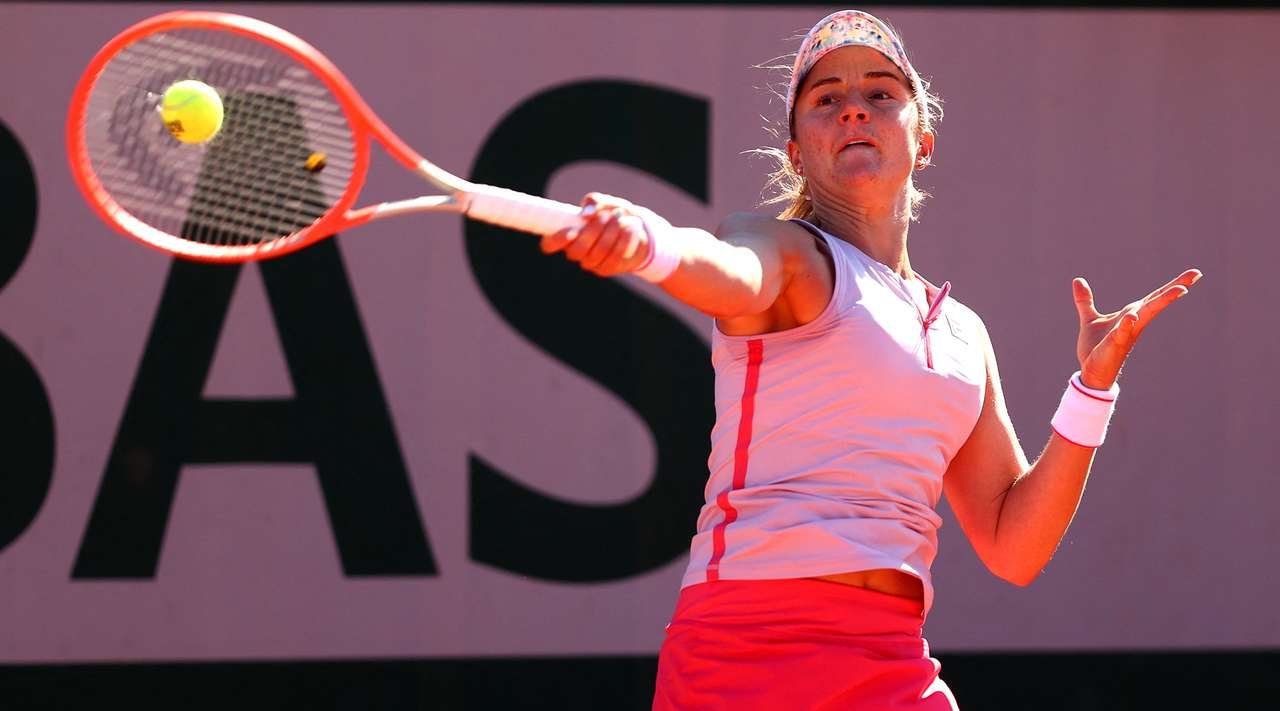 Argentenis on Twitter: "Nadia Podoroska ??(42°) fue superada por Belinda Bencic ?? (11°) por 6-0 6-3 y se despidió en primera ronda de #RolandGarros https://t.co/yOb1DwWIKG" / Twitter