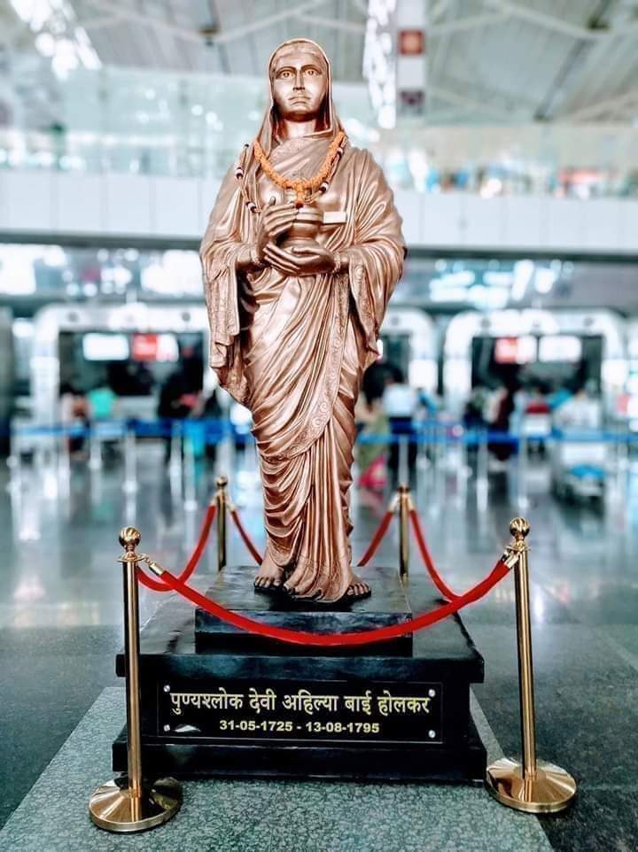 SudhirsinghPal6's tweet image. हिंदू धर्म रक्षक प्रातः स्मरणीय पुण्य श्लोका लोकमाता देवी अहिल्याबाई होल्कर की 296 जयंती पर समाज जनों को बहुत बहुत बधाई हार्दिक शुभकामनाएं