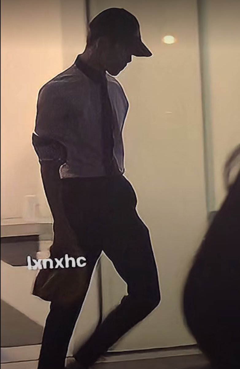 เพิ่งรู้เหมือนกันว่าชุดนักเรียนมันใส่แล้วจะฮอตขนาดนี้