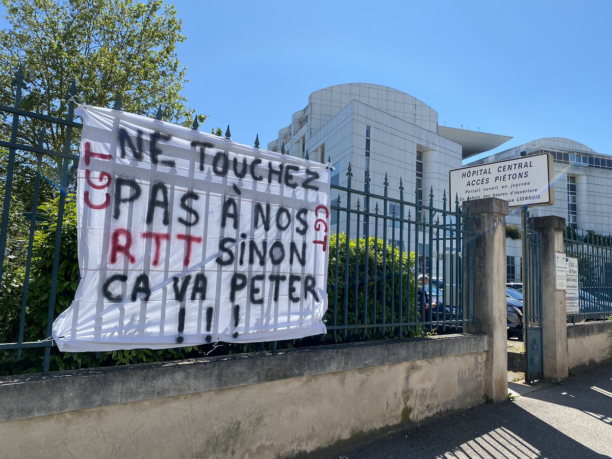 CGT_CHRU_NANCY's tweet photo. Suppressions des RTT, RÉVOLTONS-NOUS ✊
#CGT #CGTCHRUNancy #CHRUNancy #NonSuppressionsRTT #Nancy https://t.co/7F9kBSVMPg