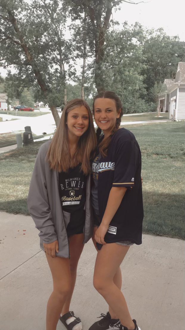 kjpiccolo's tweet photo. Happy 13th Birthday Mia! #Thisismycrew https://t.co/paBs6z1402